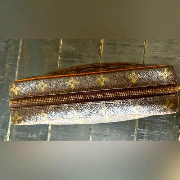 Louis Vuitton Mono Compiegne 23 Bag - Picture 7 of 16